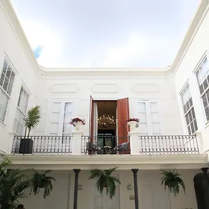 https://nava-suites.tenerifehoteles.net
